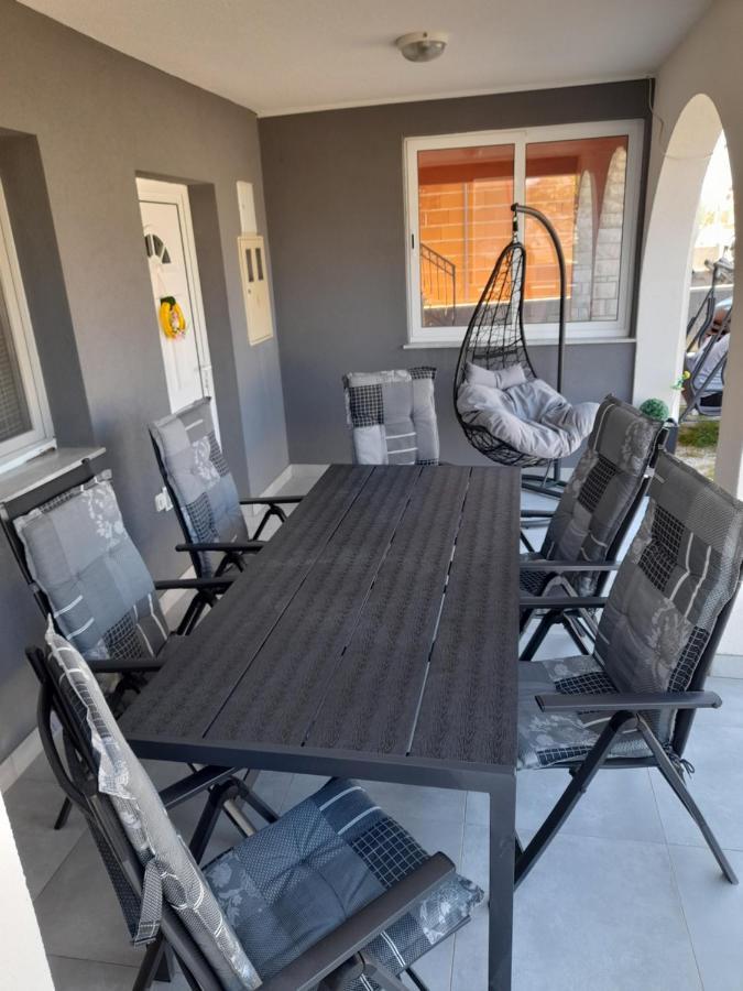 Apartmani Plesa Vir Esterno foto